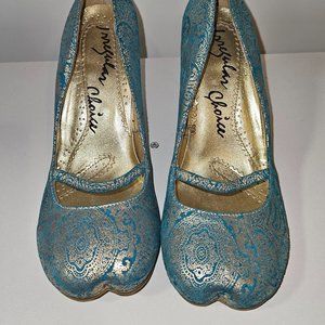 Irregular Choice Kitten Heel Toe Detail Pump - Tabi Style Toe Seperation Shoe